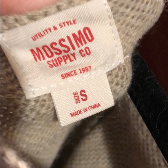 Poncho - Picture 3 of 4